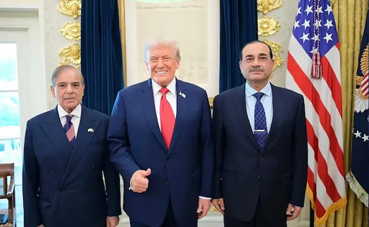 ఆహా..ఓహో.. ఆఫ్గాన్‌పై యుద్ధం వేళ పాకిస్థాన్‌పై ట్రంప్‌ ప్రశంసలు 