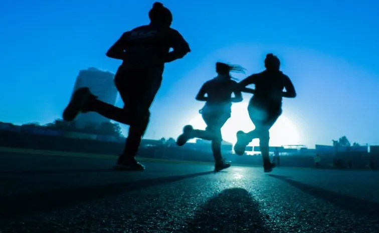 పురుష సామర్థ్యమున్న స్త్రీలకు చెక్‌!