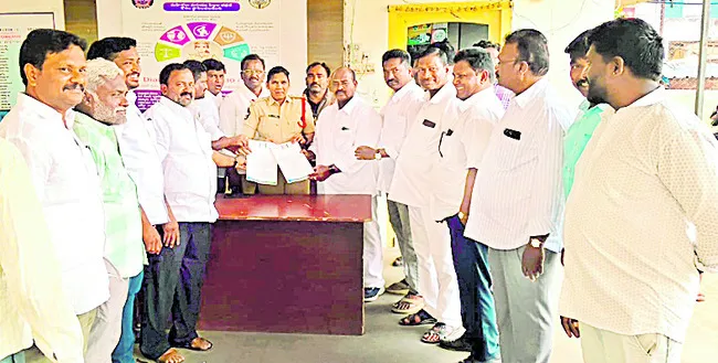 టీడీపీ నాయకులపై చర్యలు తీసుకోండి