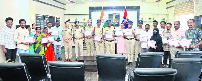 105 మంది చిన్నారులకు విముక్తి