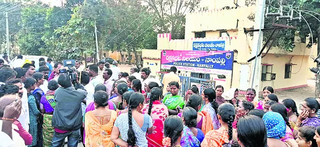 ఎట్టకేలకు అంత్యక్రియలు పూర్తి