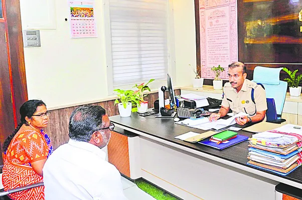 పీజీఆర్‌ఎస్‌ ఫిర్యాదులపై ప్రత్యేక దృష్టి 