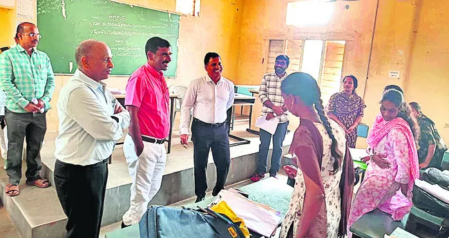 ఎన్నికల్లో ప్రిసైడింగ్‌ అధికారుల పాత్ర కీలకం