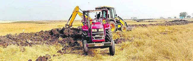 ‘సింగూర్‌’ నుంచి మట్టి తరలింపు