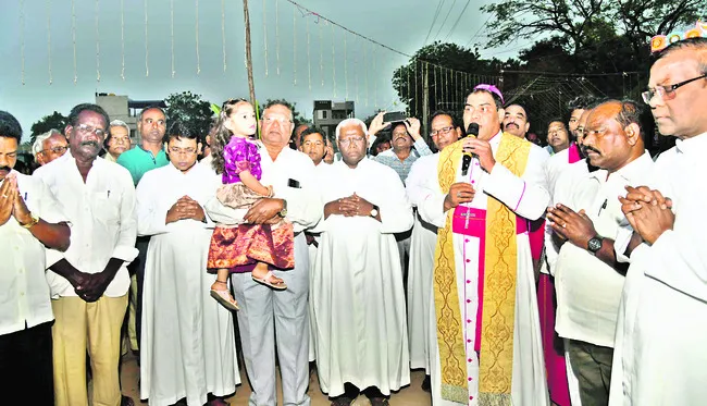 మానవాళికి మాతృమూర్తి లూర్దుమాత