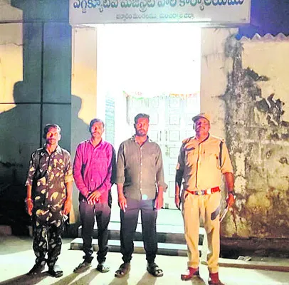 ఇద్దరి బైండోవర్‌