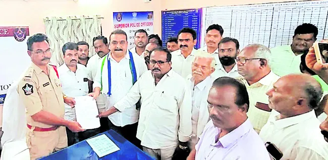 రాష్ట్రంలో ఆటవిక పాలన 