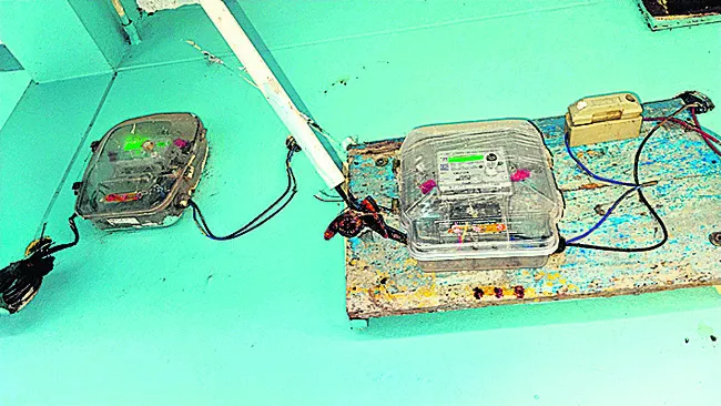 స్మార్ట్‌ మీటర్లతో ఆందోళన 