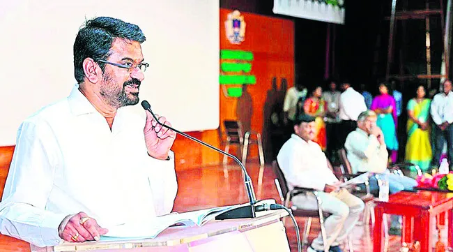 పరిశోధనలకు టీం వర్క్‌ అవసరం