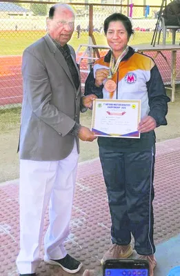 జాతీయస్థాయి అథ్లెటిక్స్‌లో సంతోషి ప్రతిభ