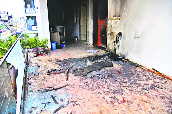 పోలీసుల పచ్చపాతం! 