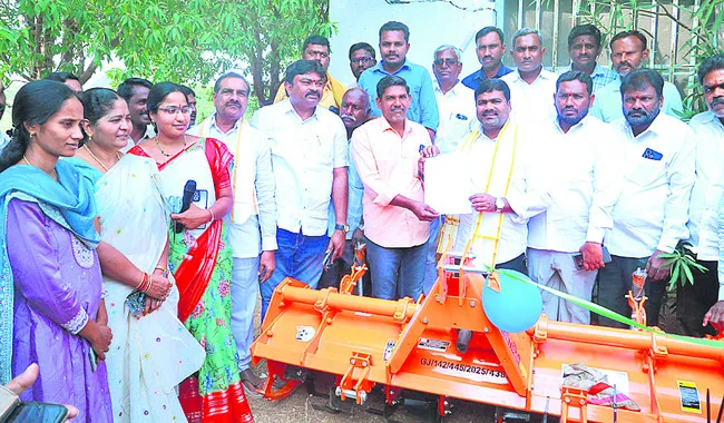 యాంత్రీకరణతో రైతులకు లబ్ధి