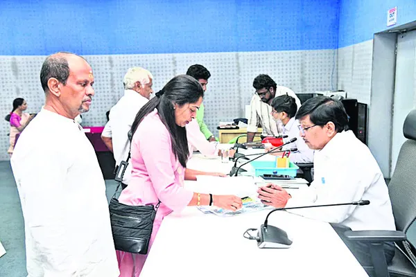 జీవీఎంసీ పీజీఆర్‌ఎస్‌కు 129 వినతులు 