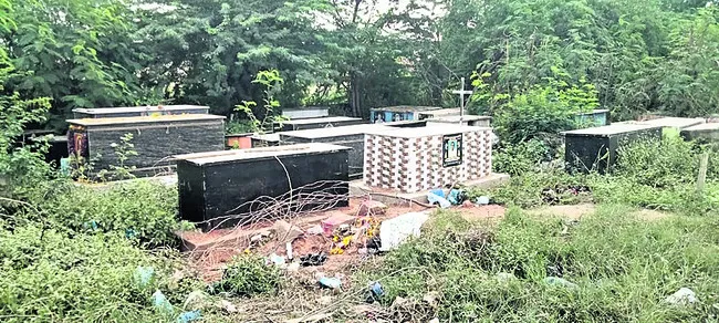 శవంపై శవం.. ఎన్నాళ్లిలా?