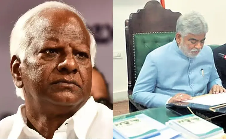 కడియం శ్రీహరికి స్పీకర్‌ నోటీసులు