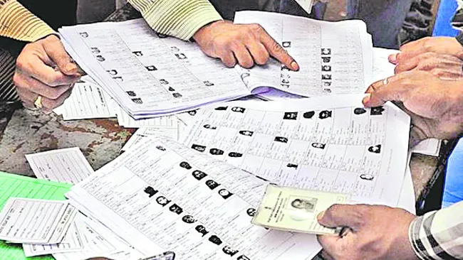 ఆత్మలకు ఓట్లు.. తొలగని పొరపాట్లు