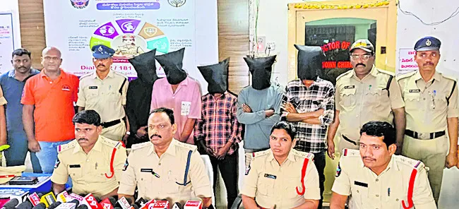 ప్రేమ వ్యవహారంలో యువకుడు బలి 