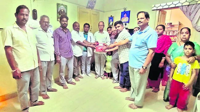 నేత్రదానంతో ఇద్దరికి వెలుగు