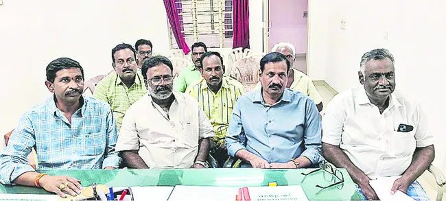 పొగాకు రైతుల నడ్డి విరిచిన కేంద్ర బడ్జెట్‌