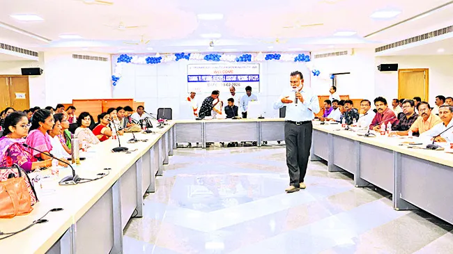 ఎన్నికల విధులు సమర్థవంతంగా నిర్వర్తించాలి