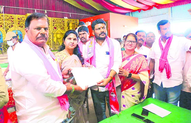 కాంగ్రెస్‌, బీజేపీలను ఓడించండి 