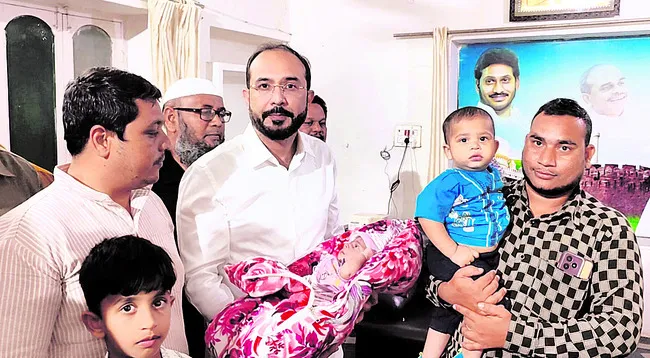 అగ్ని ప్రమాదంలో నలుగురికి గాయాలు 