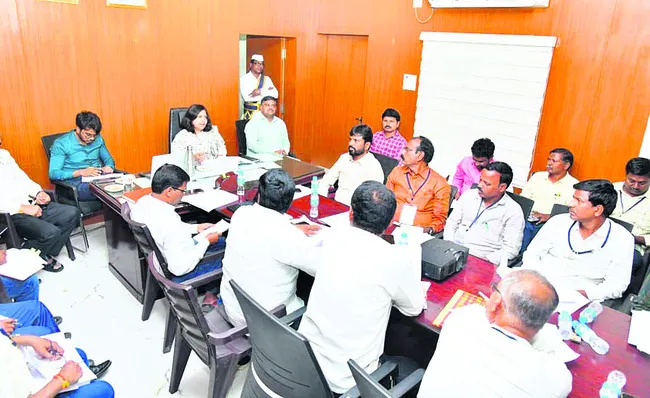 అధికారులు అప్రమత్తంగా ఉండాలి: కలెక్టర్‌ 