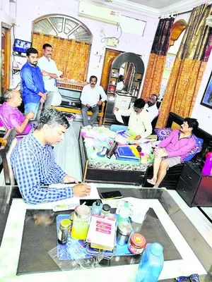 హడలెత్తించిన ఏసీబీ దాడులు