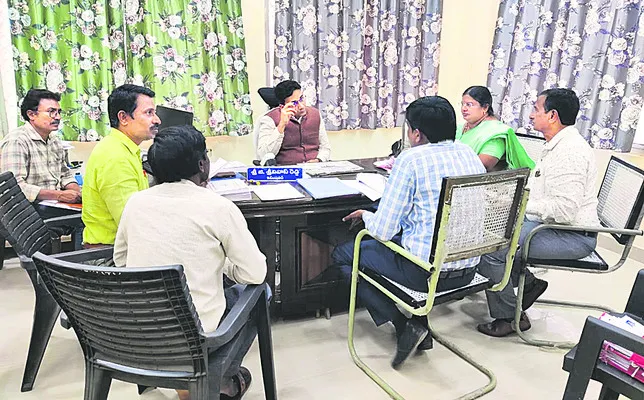 ప్రలోభాలకు తావులేదు