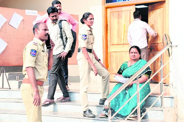 టికెట్‌ వచ్చిందో రాలేదో తెలియక..