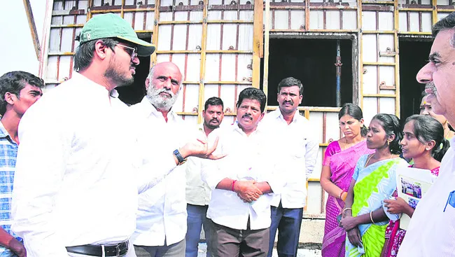 ఇందిరమ్మ ఇళ్లు వేగవంతం చేయాలి