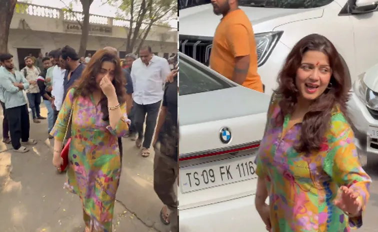  Charmy Kaur and puri Jagannadh Visits Peddamma Thalli Temple