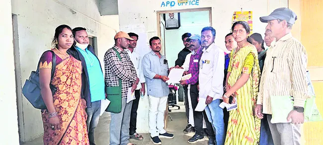 ఉపాధి హామీ పథకం పరిరక్షణకు ఐక్య పోరాటం