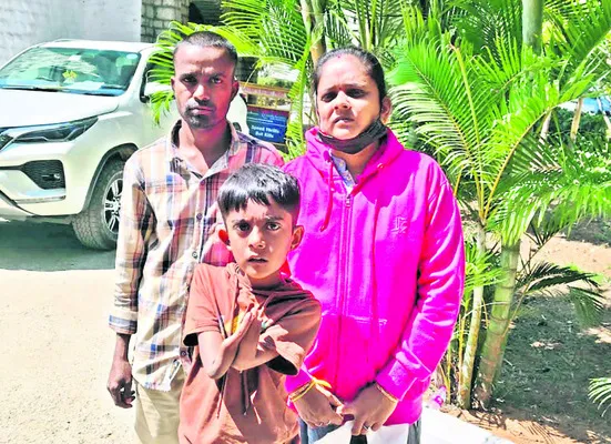 కనికరం చూపి పెన్షన్‌ ఇప్పించండయ్యా..! 