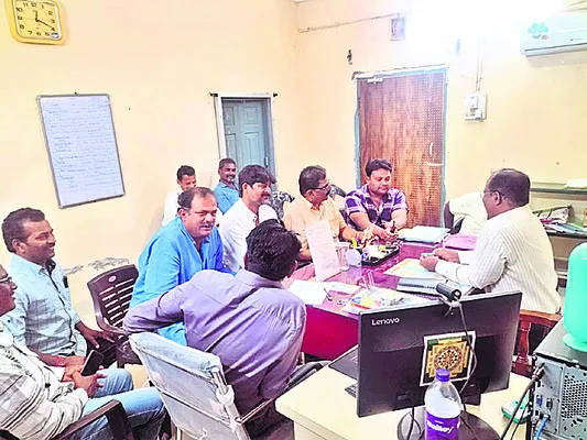 రైతుల సమస్యలు పరిష్కరించాలి