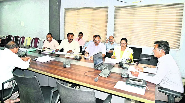 గిరిజన విద్యార్థులకుడిజిటల్‌ విద్య 