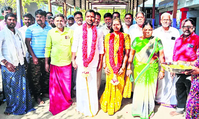 ఔను..వాళ్లిద్దరు మళ్లీ పెళ్లి చేసుకున్నారు