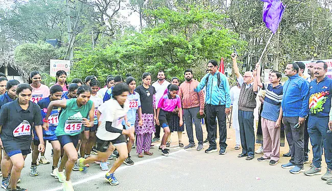 ఉత్సాహంగా పరుగు పోటీలు 
