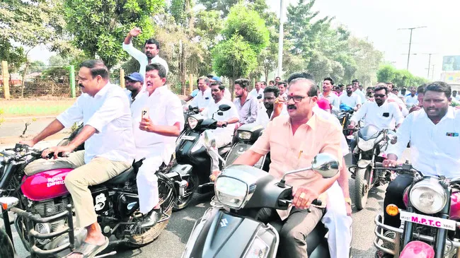 రాష్ట్రంలో రాజ్యాంగం అమలులో ఉందా? 