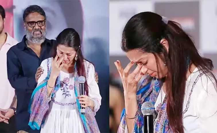 అర్ధరాత్రి అదే ఆలోచన.. స్టేజీపై ఏడ్చేసిన భూమిక