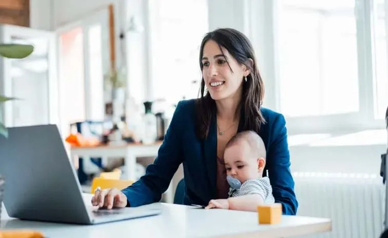 ఆధునిక తల్లుల వయసు..!