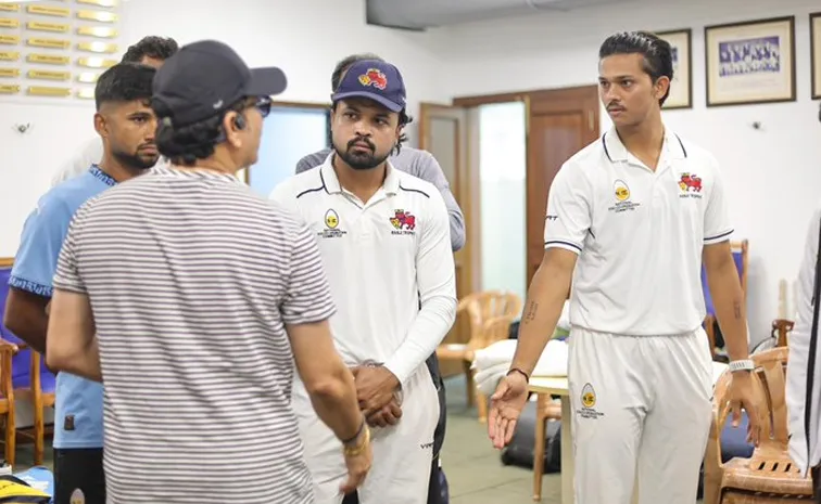 Sachin Tendulkar meets Mumbai team before Ranji Trophy knockouts, gives Yashasvi Jaiswal and others priceless advice1