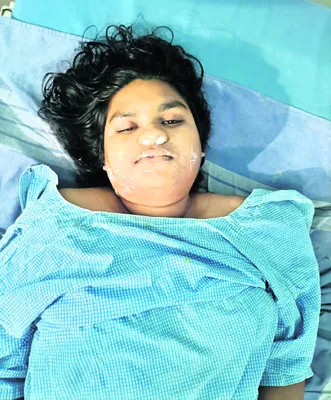 అవమానం తట్టుకోలేక యువతి ఆత్మహత్య 