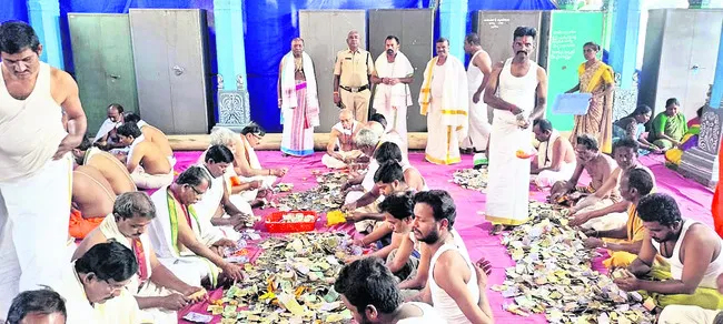 శ్రీవారి హుండీ  కానుకల లెక్కింపు