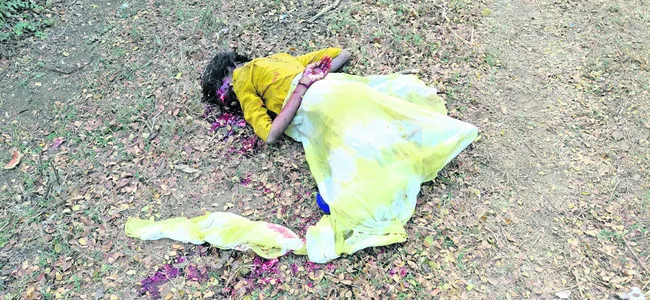 ఆటో, లారీ ఢీ