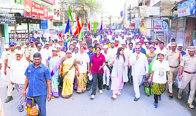 అద్భుత పర్యాటక కేంద్రంగా కొండవీడు 