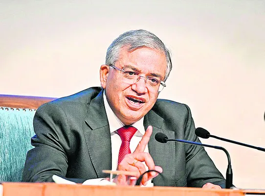 రంగంలోకి సీఈసీ.. 