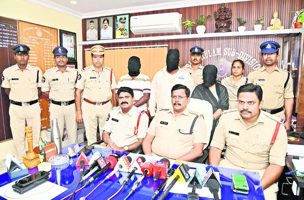 అప్పులు తీర్చేందుకు చోరీలు 