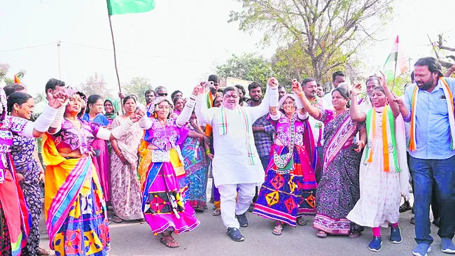 బీఆర్‌ఎస్‌కు ఓట్లడిగే హక్కే లేదు