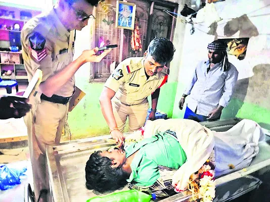 కుటుంబ కలహాలతో వ్యక్తి ఆత్మహత్య 